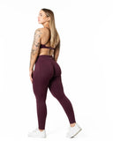Aura Seamless Scrunch Tights - Fig Red