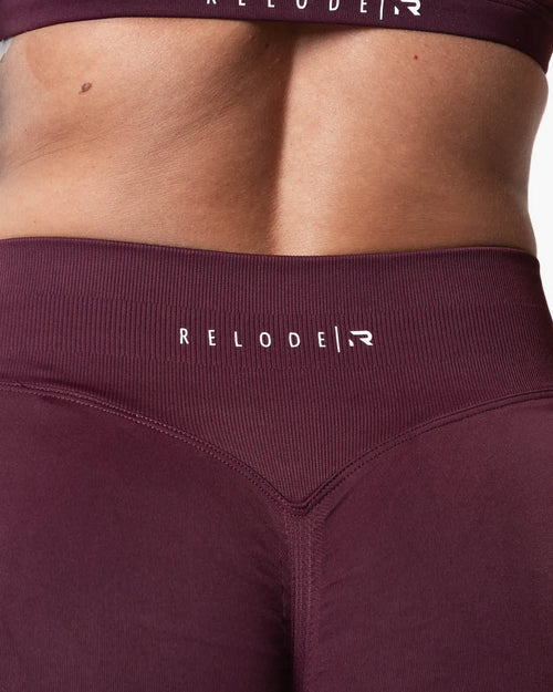 Aura Seamless Scrunch Tights - Fig Red