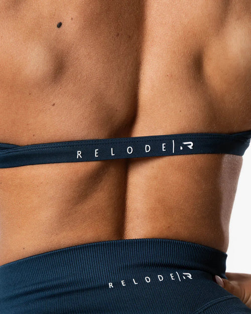 Hybrid Seamless Halterneck Sports Bra · Dark Navy