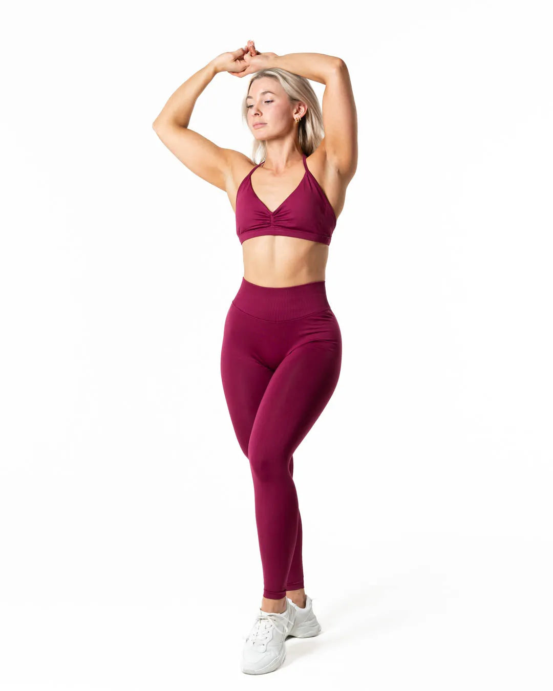 Hybrid Seamless Halterneck Sports Bra · Red Plum