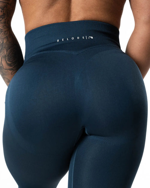 Hybrid Seamless Shorts · Dark Navy