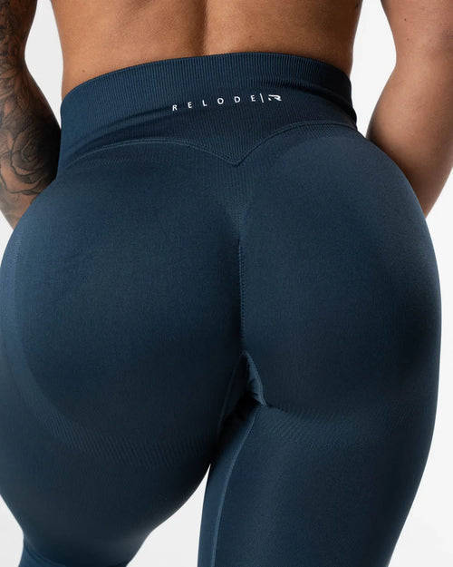 Hybrid Seamless Shorts · Dark Navy