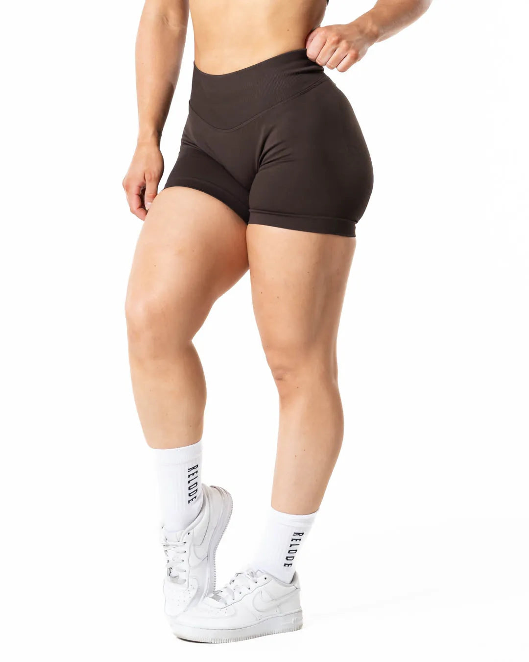 Aura Seamless Scrunch Shorts - Espresso brown
