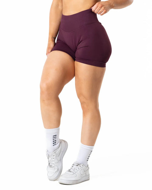 Aura Seamless Scrunch Shorts - Fig Red