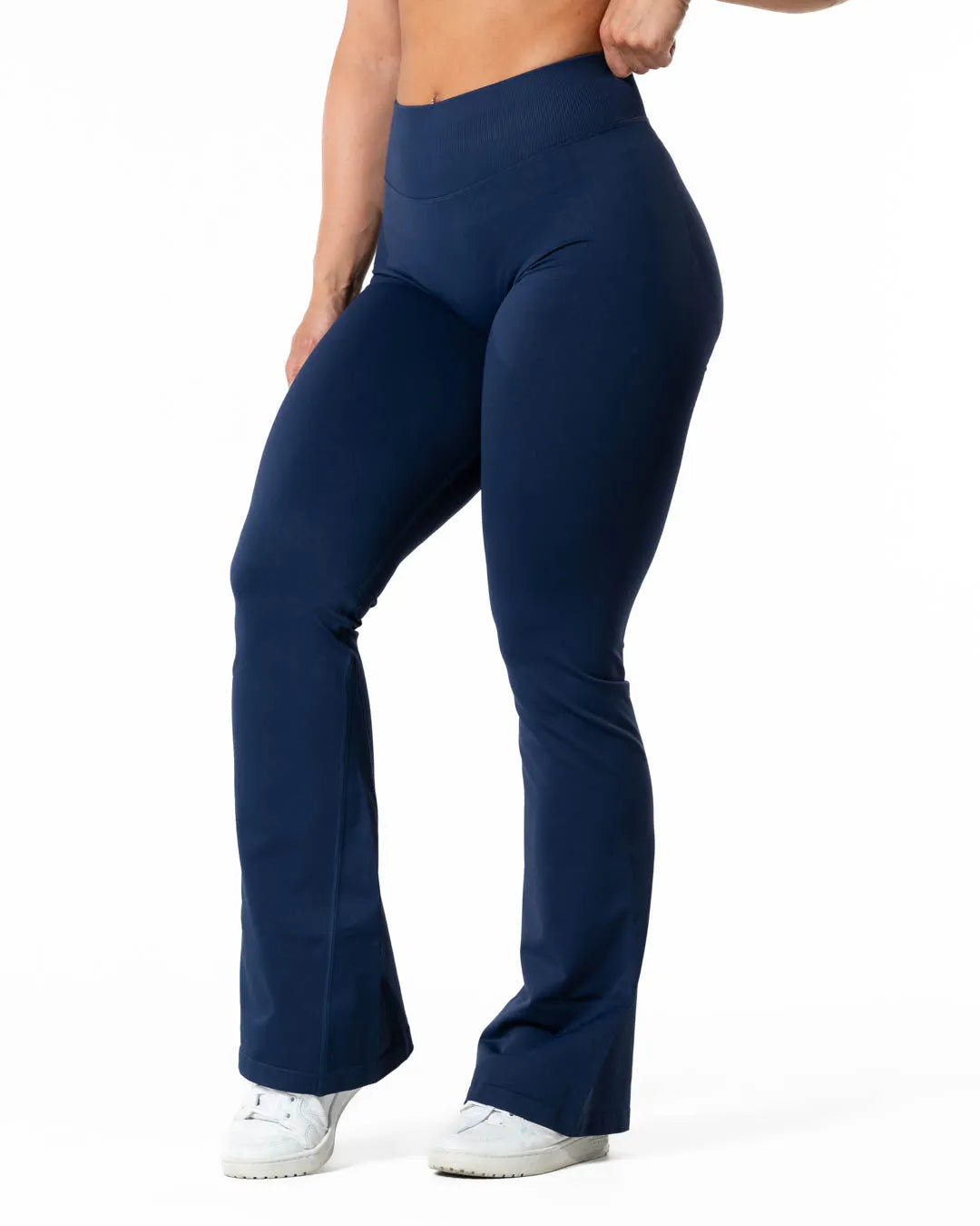 Aura Seamless Scrunch Flared Tights - Midnight Blue
