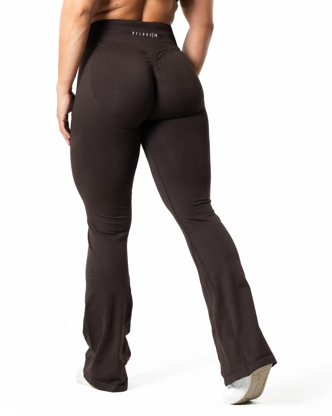 Aura Seamless Scrunch Flared Tights - Espresso brown