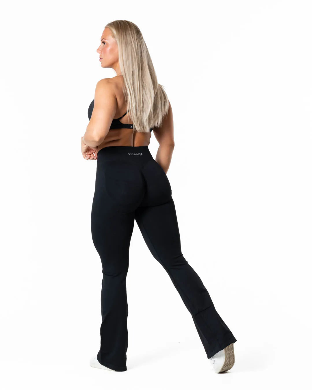 Aura Seamless Scrunch Flared Tights - Black