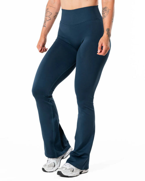 Hybrid Seamless Scrunch Flared Tights - Dark Navy
