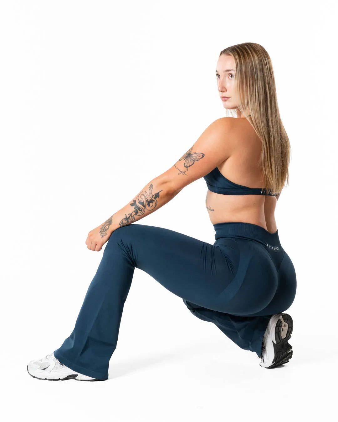 Hybrid Seamless Scrunch Flared Tights - Dark Navy