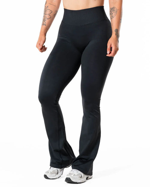 Hybrid Seamless Scrunch Flared Tights - Jet Black
