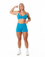 Aura Seamless Scrunch Shorts - Aqua